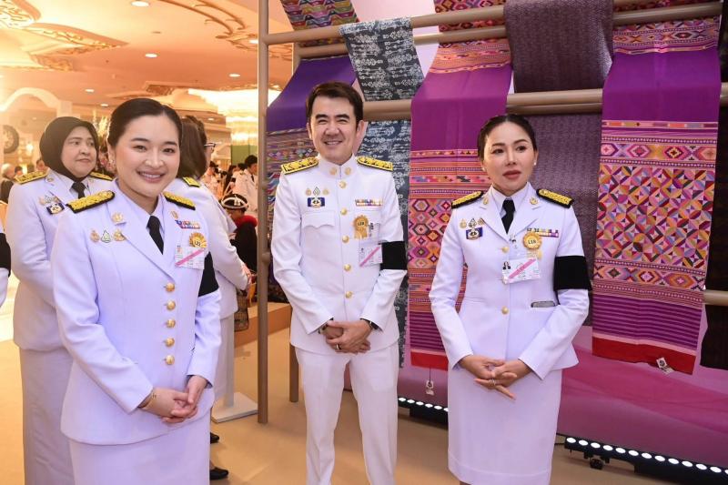 สมเด็จพระนางเจ้า�