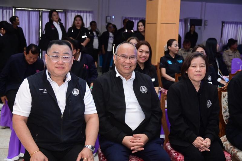รมว.พม. เป็นประธาน�