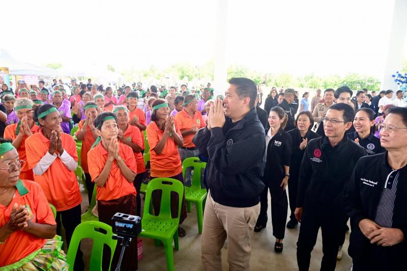 รมว.พม. เป็นประธาน�
