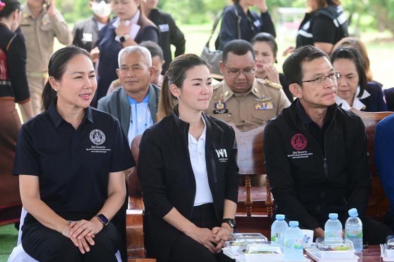 รมว.พม. เป็นประธาน�