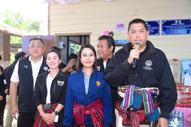 รมว.พม. ลงพื้นที่ต�