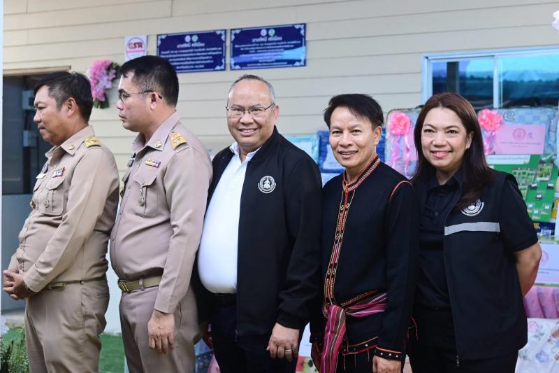 รมว.พม. ลงพื้นที่ต�