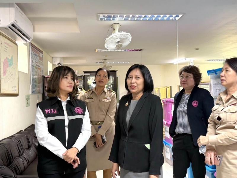 นางสาวชวนชม จันทะ�