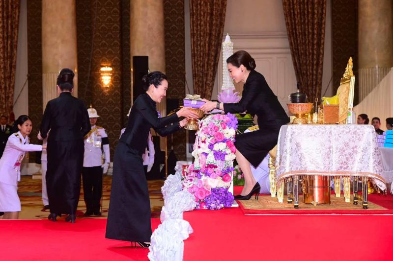 สมเด็จพระนางเจ้า�