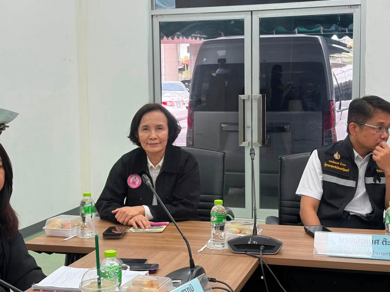 นางวาสนา ทองจันทร�