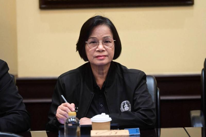 "นิกร โสมกลาง" น