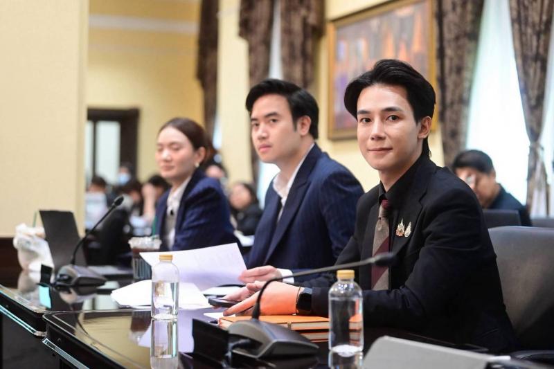 "นิกร โสมกลาง" น