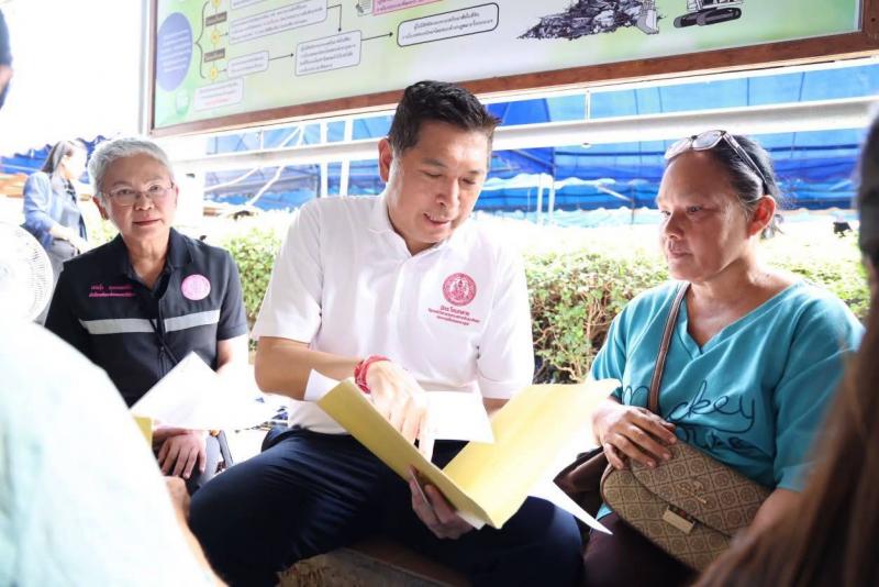 "รัฐมนตรีป๊อป นิ�