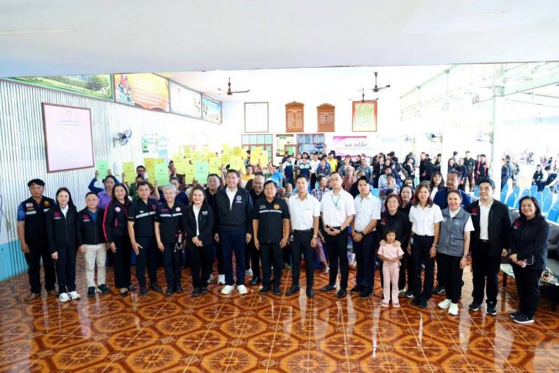 "รัฐมนตรีป๊อป นิ�
