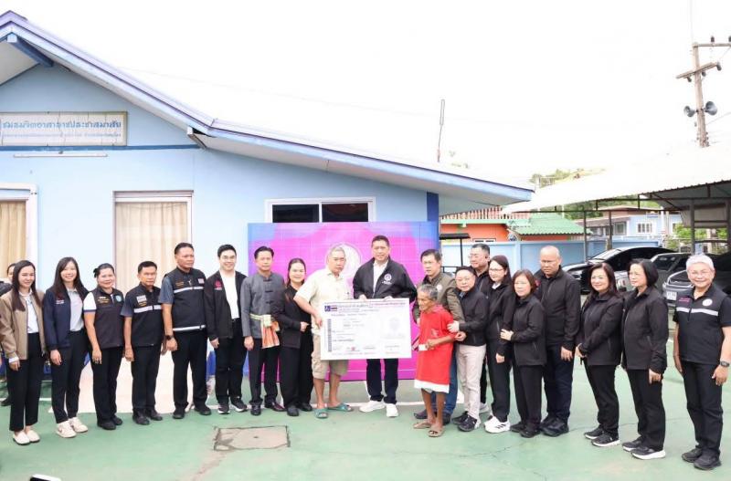 "รัฐมนตรีป๊อป นิ�
