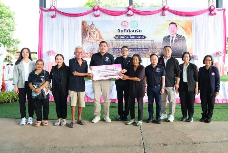 "รัฐมนตรีป๊อป นิ�