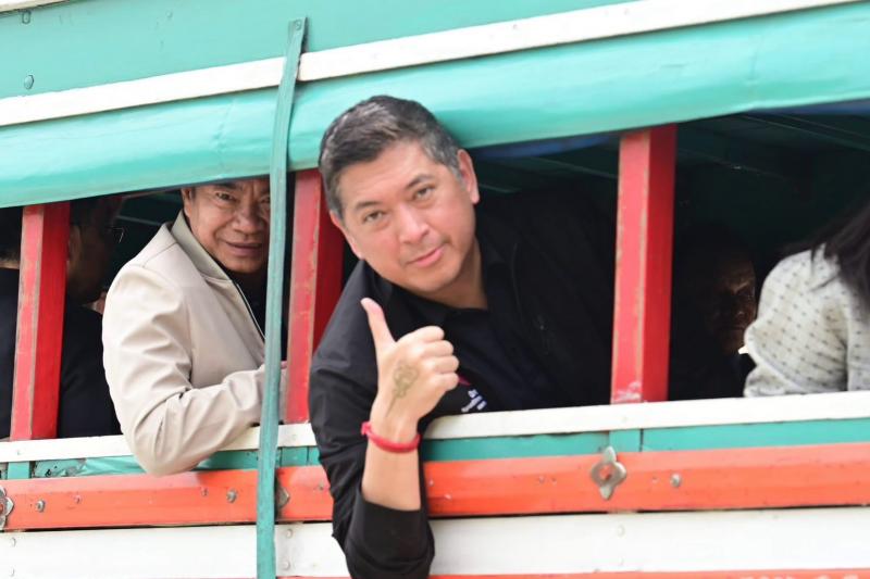 "รัฐมนตรีป๊อป นิ�