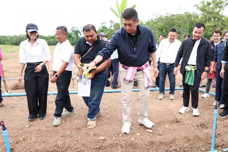 "รัฐมนตรีป๊อป นิ�