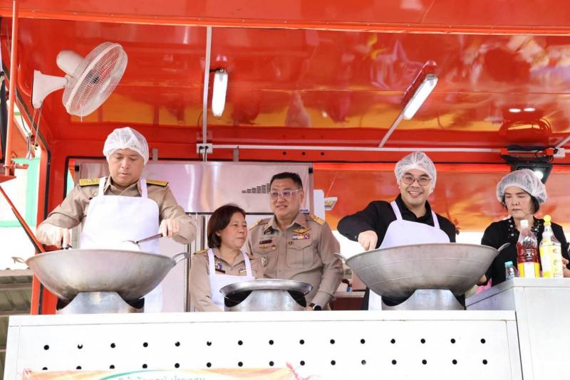 "รัฐมนตรีป๊อป นิ�