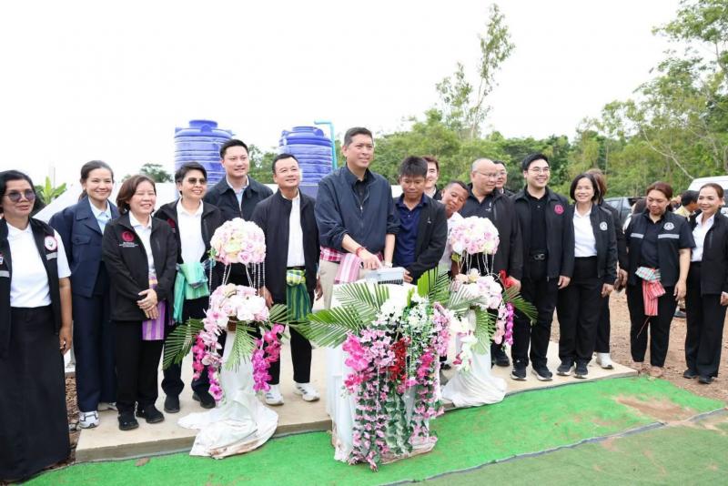 "รัฐมนตรีป๊อป นิ�