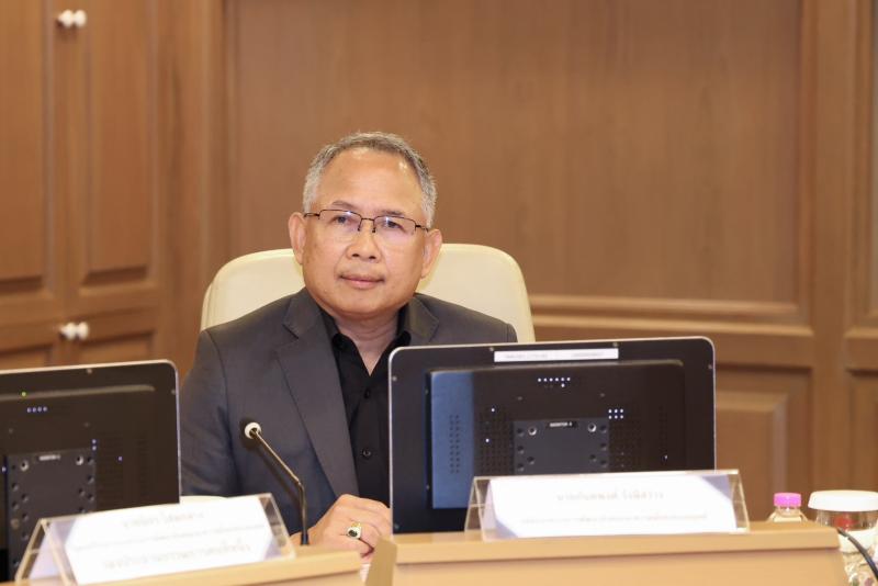นิกร รมว.พม. เดินหน�