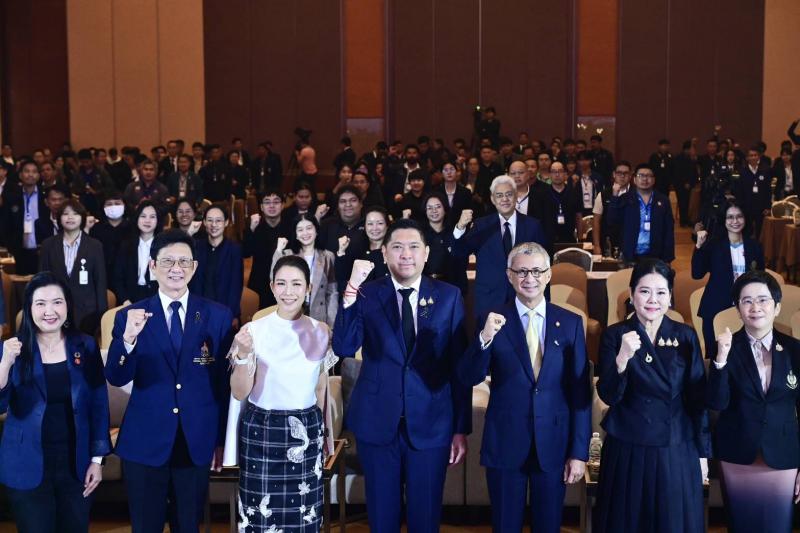 นิกร โสมกลาง หนุน �