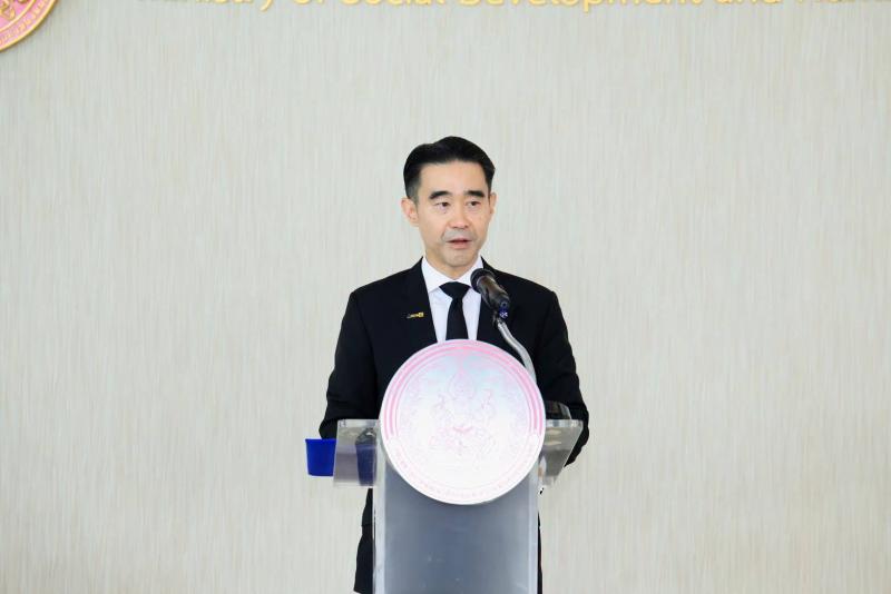 "นิกร" รมว.พม. ชู�