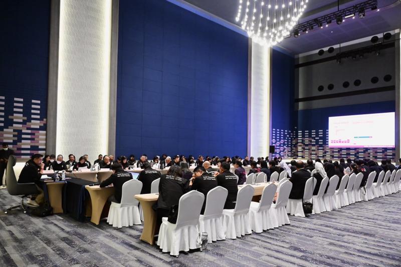 "รัฐมนตรีนิกร โส�