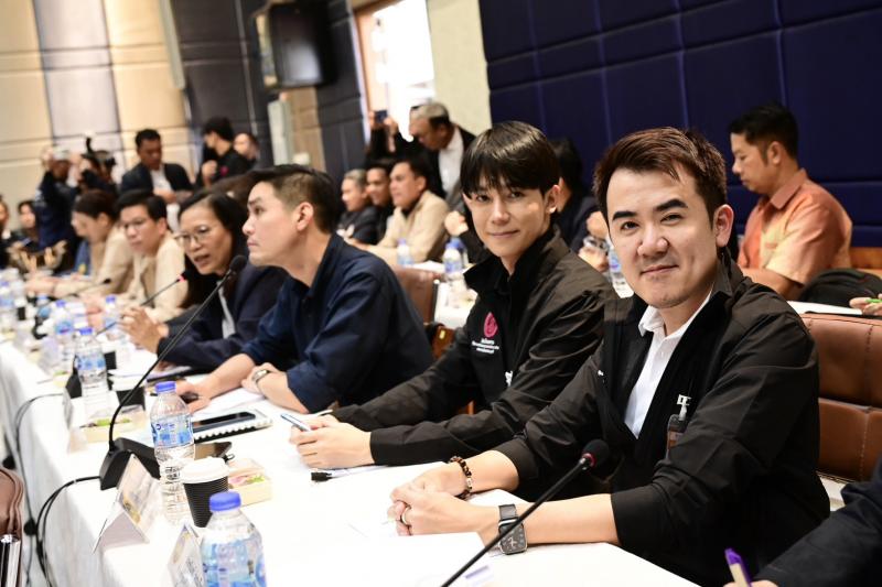"รัฐมนตรีนิกร โส�