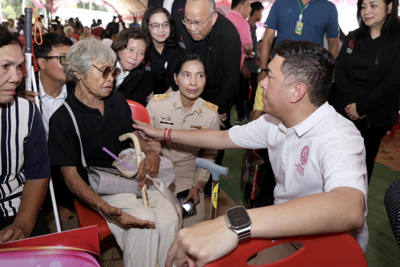 "รัฐมนตรีนิกร โส�