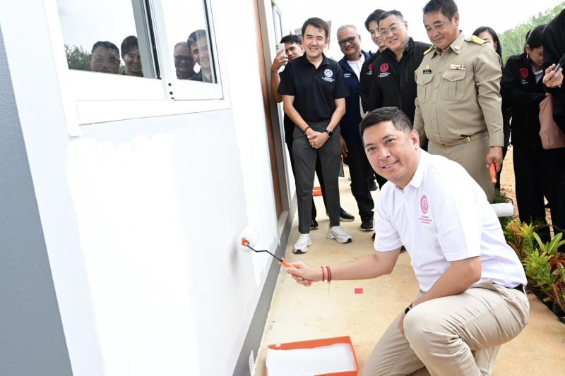 "รัฐมนตรีนิกร โส�