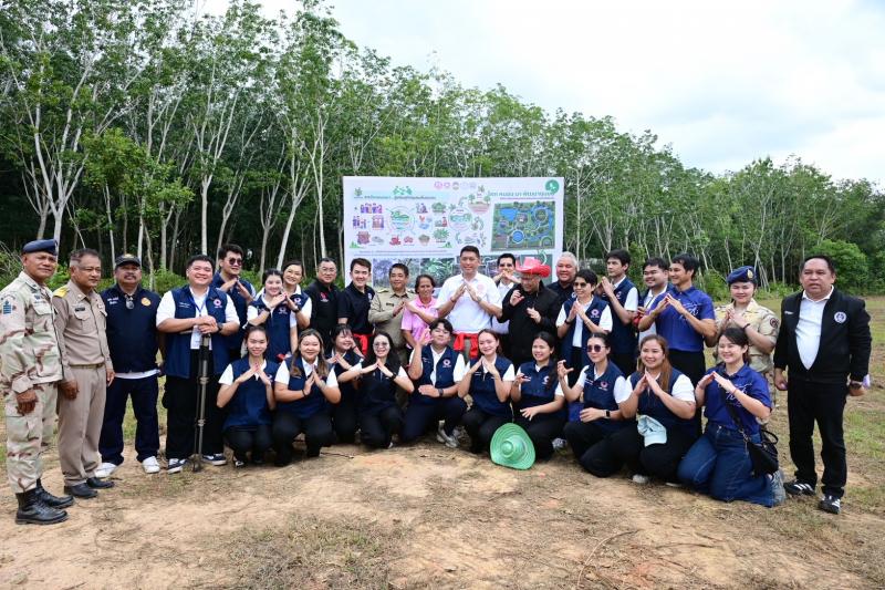 "รัฐมนตรีนิกร โส�