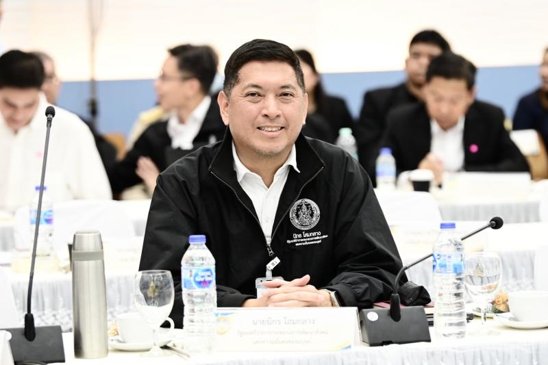 "รัฐมนตรีนิกร โส�