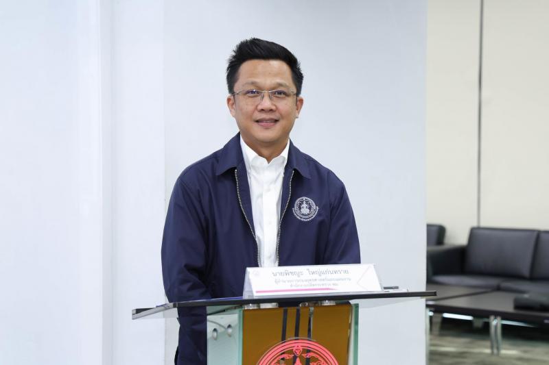 นางเตือนใจ คงสมบั�