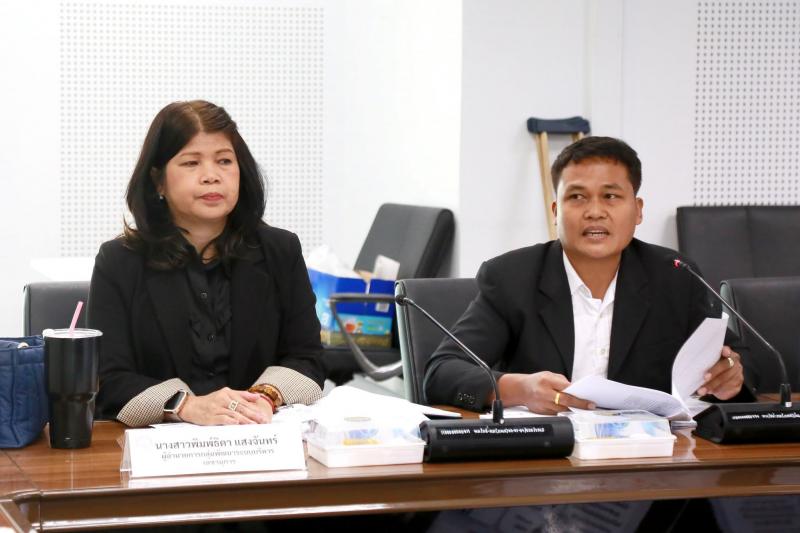 นางเตือนใจ คงสมบั�