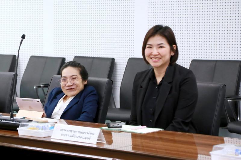 นางเตือนใจ คงสมบั�