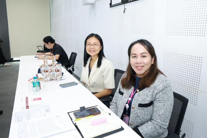 นางศิริลักษณ์ มีม�