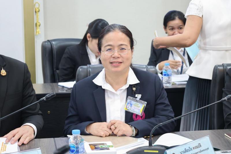นางเตือนใจ คงสมบั�