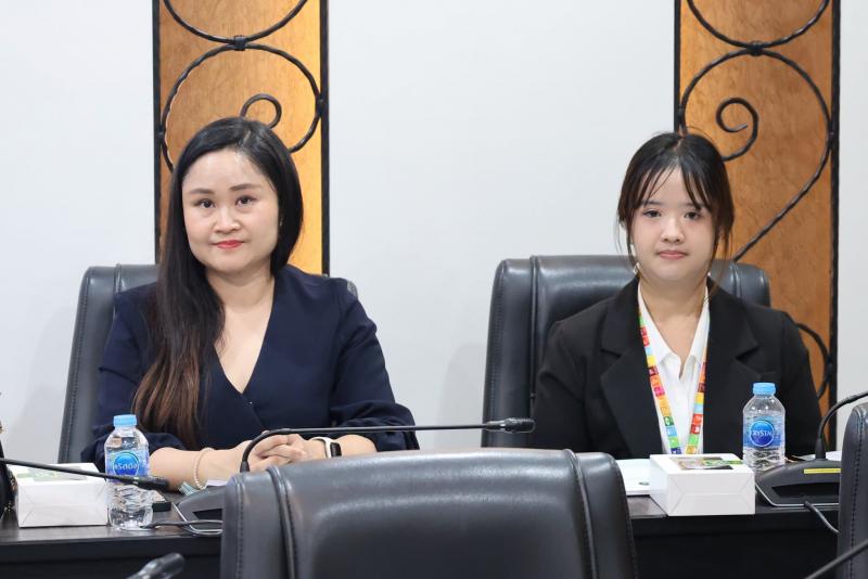 นางเตือนใจ คงสมบั�