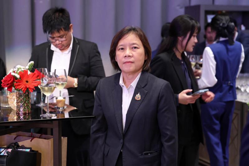 นางสาวสุนีย์ ศรีส�