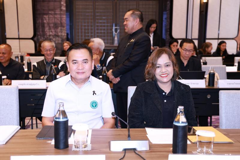 นางเตือนใจ คงสมบั�