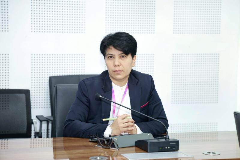 นางเตือนใจ คงสมบั�