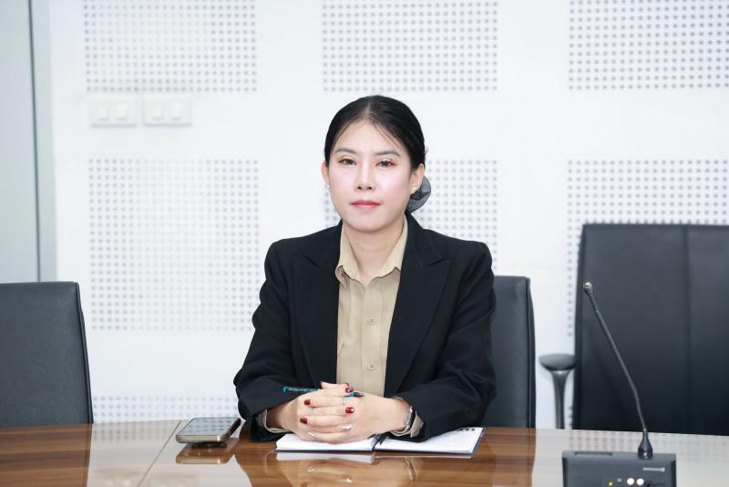 นางเตือนใจ คงสมบั�