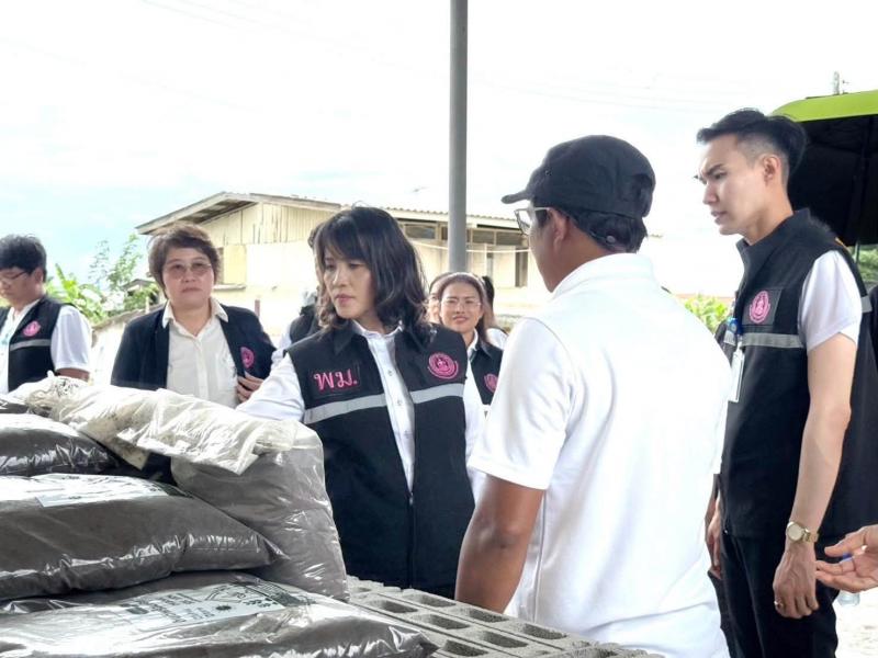 นางสาวชวนชม จันทะ�