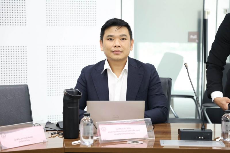 นางศิริลักษณ์ มีม�