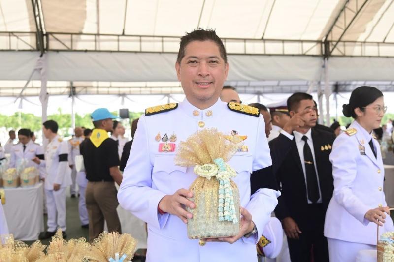 รมว.พม. พร้อมด้วย ป�