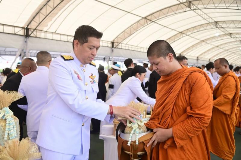 รมว.พม. พร้อมด้วย ป�