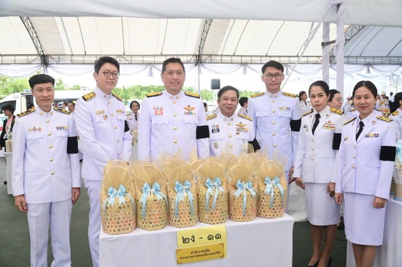 รมว.พม. พร้อมด้วย ป�