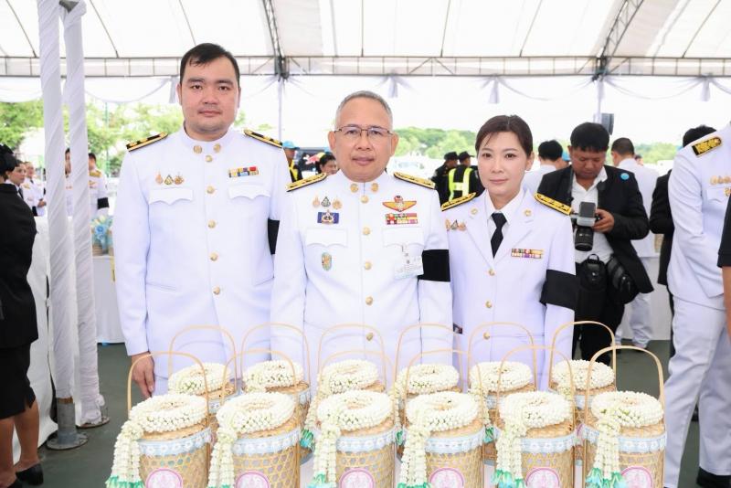 รมว.พม. พร้อมด้วย ป�
