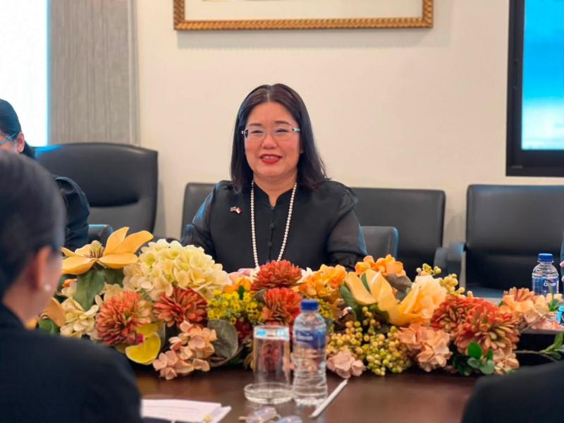 นางศิริลักษณ์ มีม�