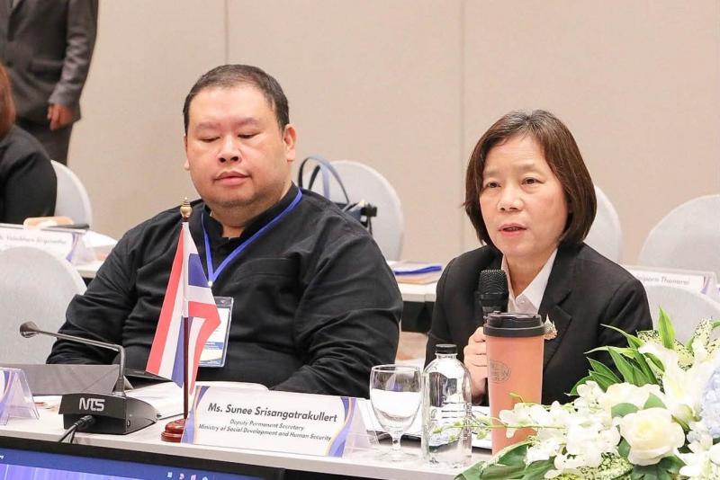 นางสาวสุนีย์ ศรีส�