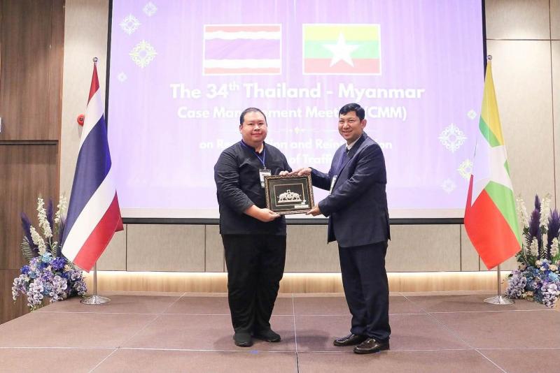 นางสาวสุนีย์ ศรีส�