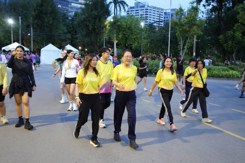 นางสาวนภาพร เมฆาผ�