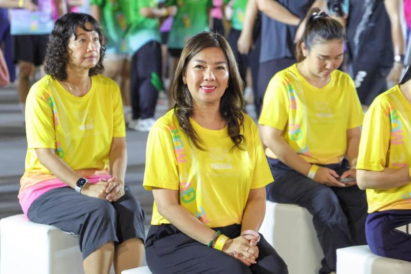 นางสาวนภาพร เมฆาผ�