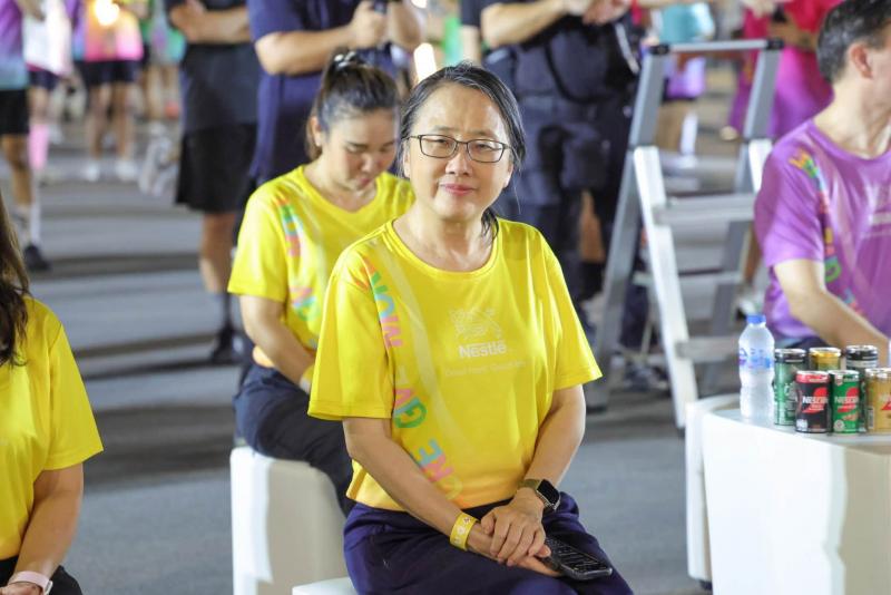 นางสาวนภาพร เมฆาผ�
